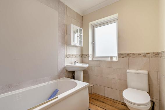 Wolverhampton Road West bathroom
