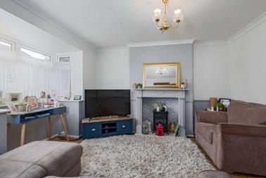 Ravenspurn living room
